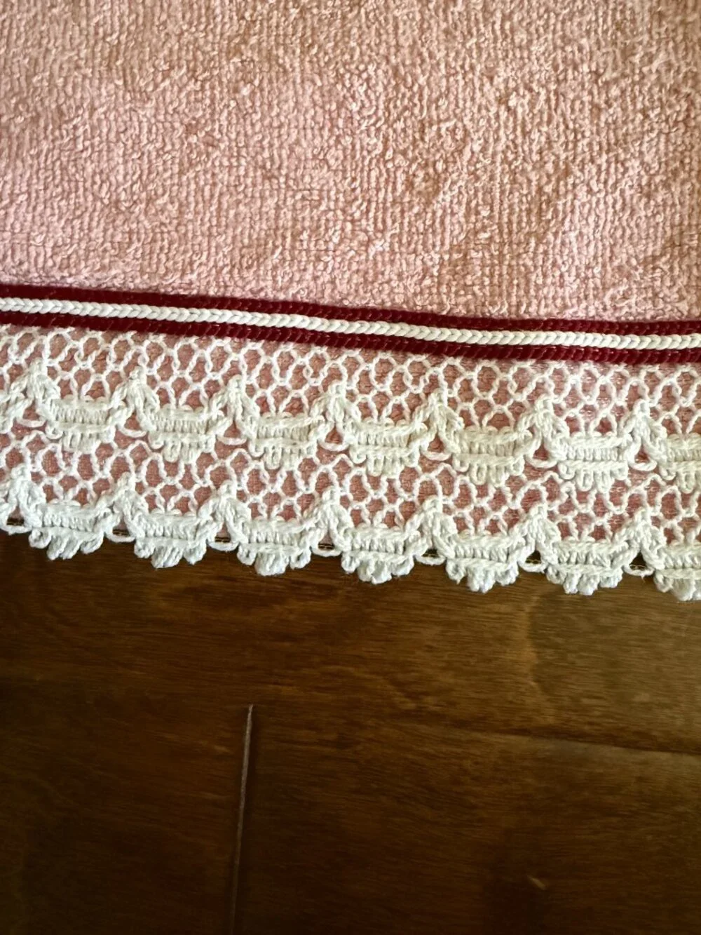 Vintage Cannon Monticello Pink Cotton MCM Crochet Lace Trim Boho Hand Towel
